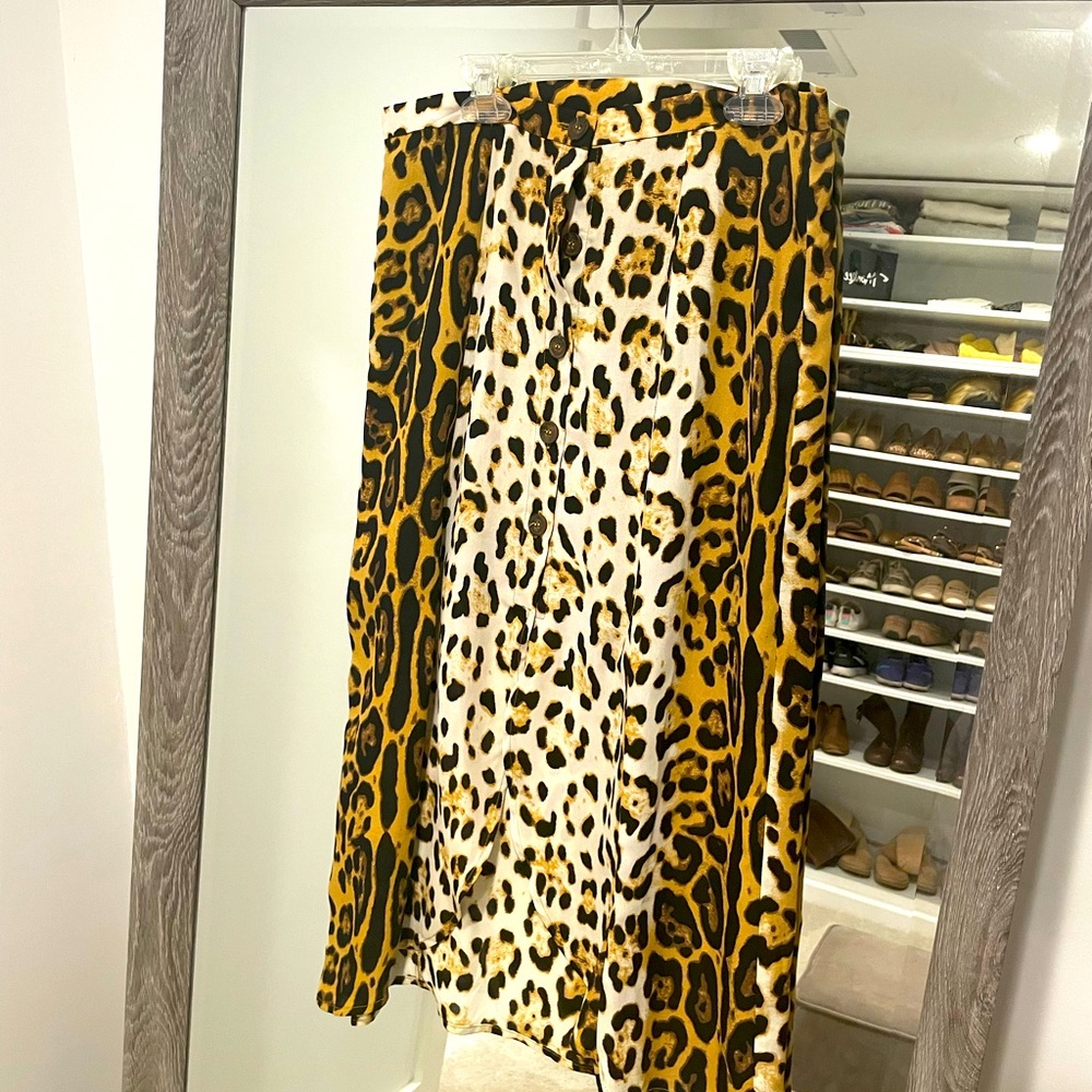 Cheetah print skirt, high waisted